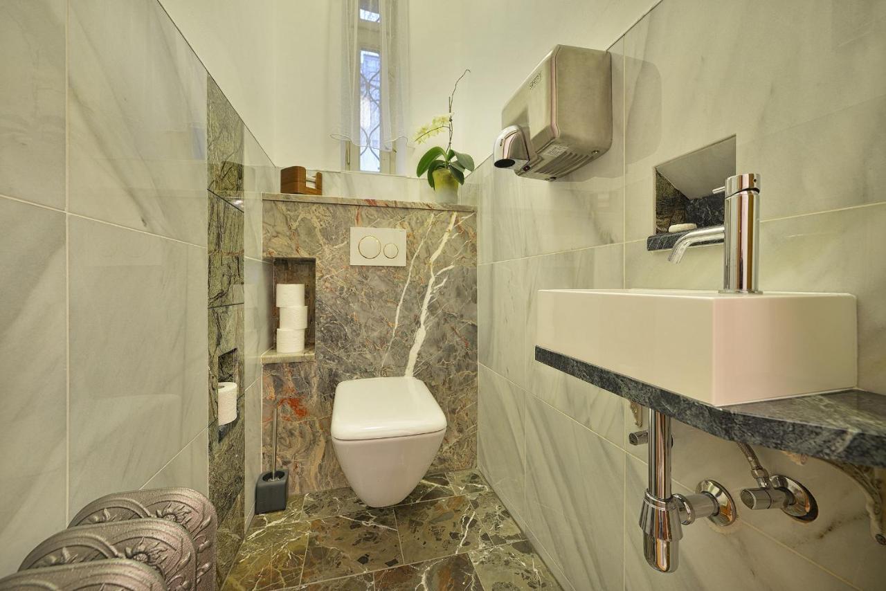 Apartman Dalia Janackovo Nabrezi Praha Eksteriør bilde
