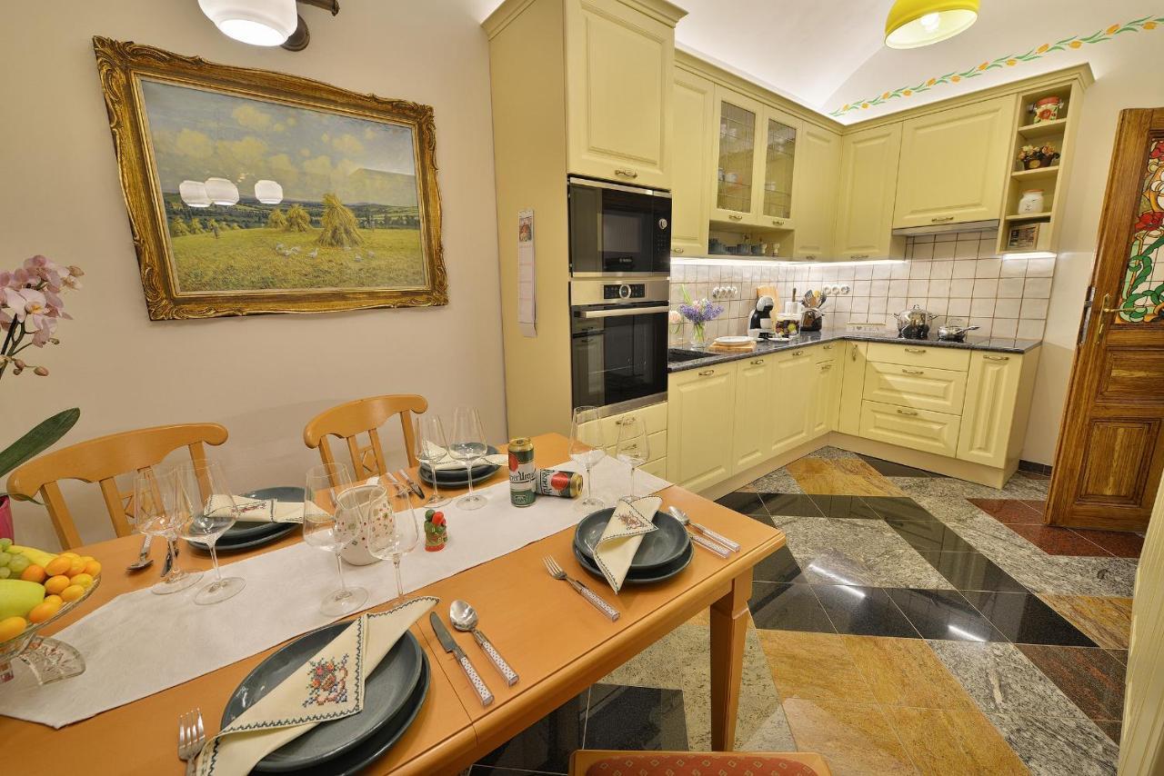 Apartman Dalia Janackovo Nabrezi Praha Eksteriør bilde