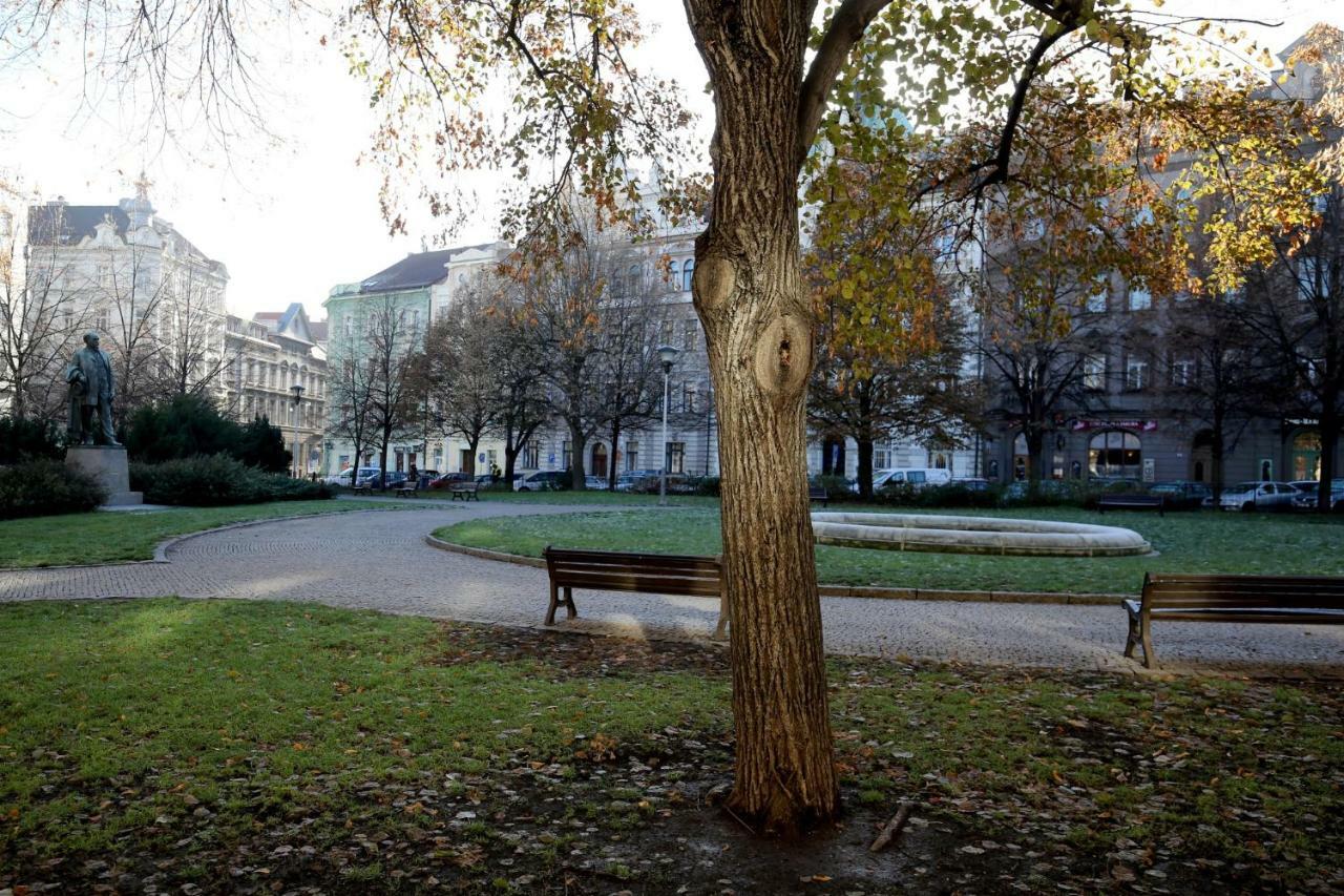 Apartman Dalia Janackovo Nabrezi Praha Eksteriør bilde